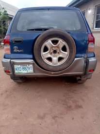 A picture of 2002 Toyota Rav4