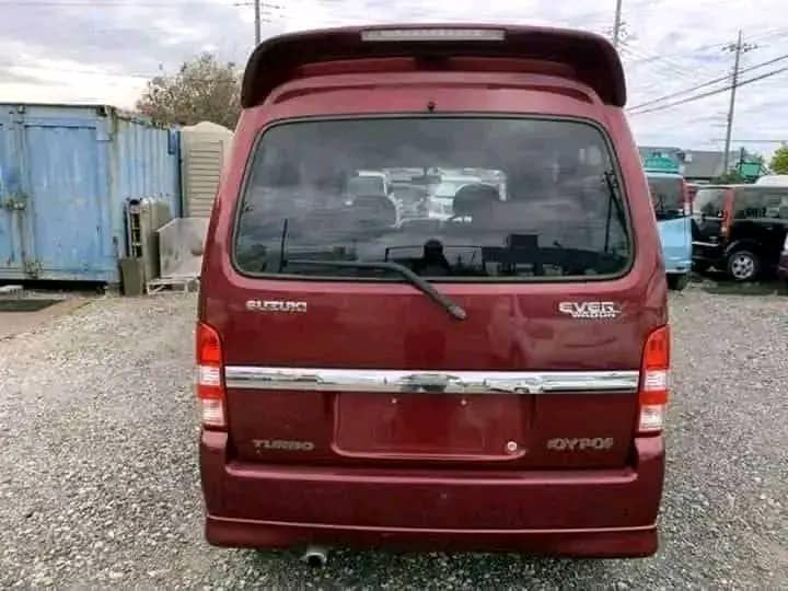 A picture of Suzuki bus