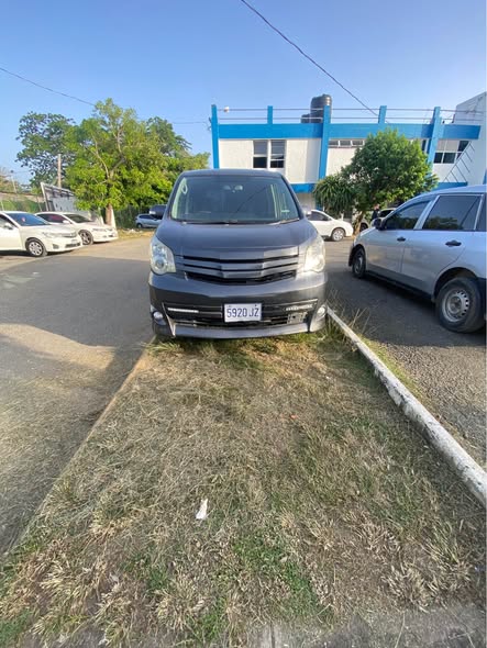 used toyota noah