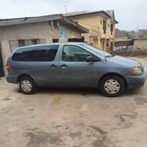 A picture of Toyota sienna 02 model first body buy and drive 08030481307
