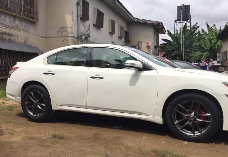 A picture of Nissan Maxima 2010