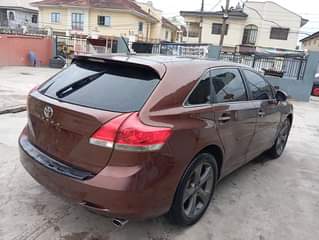 A picture of 2010 Toyota venza full option