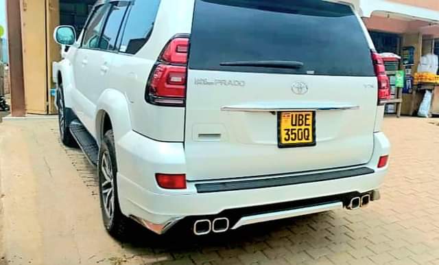 A picture of 85 Million Prado Tx 2.7cc WhatsApp 256776 245142 