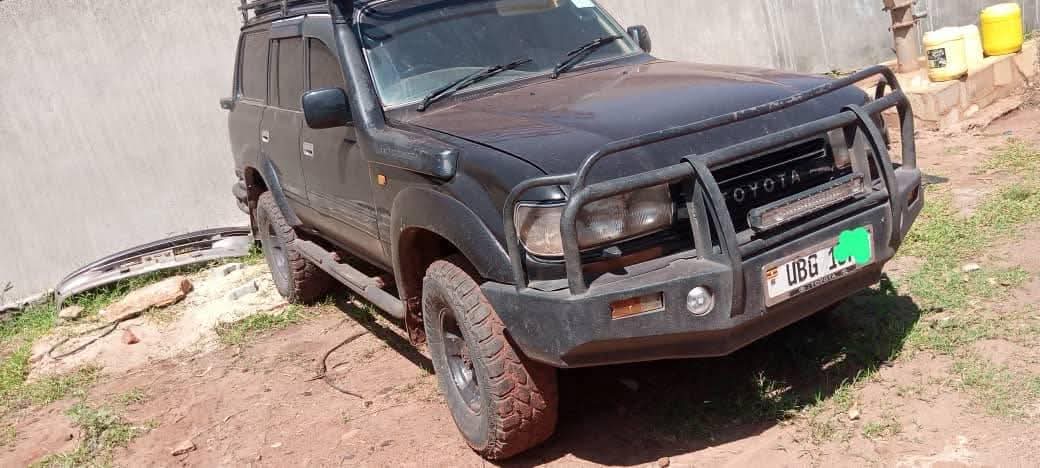 A picture of 1994 Toyota land cruiser