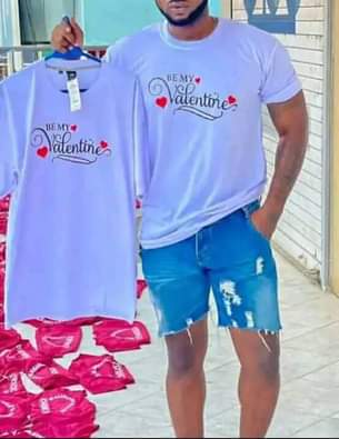 A picture of ouple t shirt