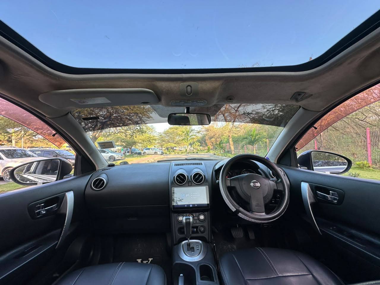 A picture of NISSAN DUALISM