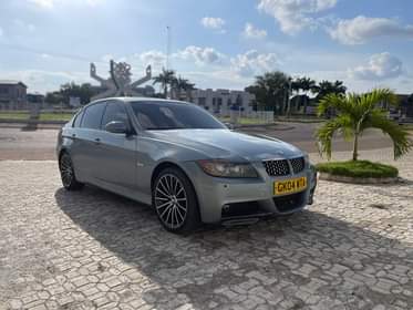 A picture of Extremely Clean BMW 325i E90 Original Duty Automatic Transmission Very