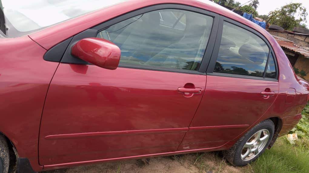 A picture of Purely first body Belgium standard Toyota Corolla 2005 6 model