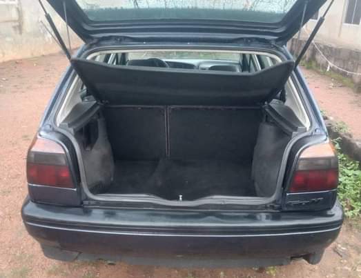 A picture of 2001 Golf 2000 1