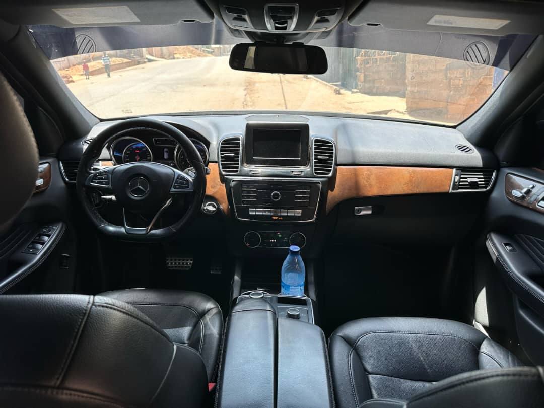 A picture of MERCEDES BENZ GLE350