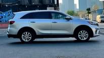 A picture of 2019 Kia sorento usa imported whatsap no 00971563819795