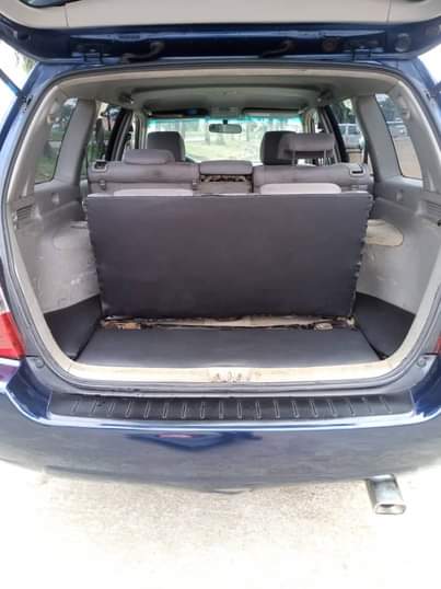 A picture of Toyota highlander 04 model