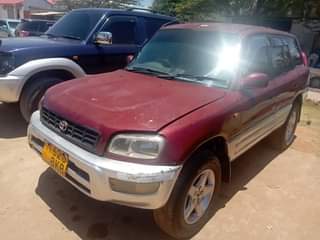 A picture of RAV4 old IMEPAUKA Auto M 3 8 chap 0745999208 0686307512