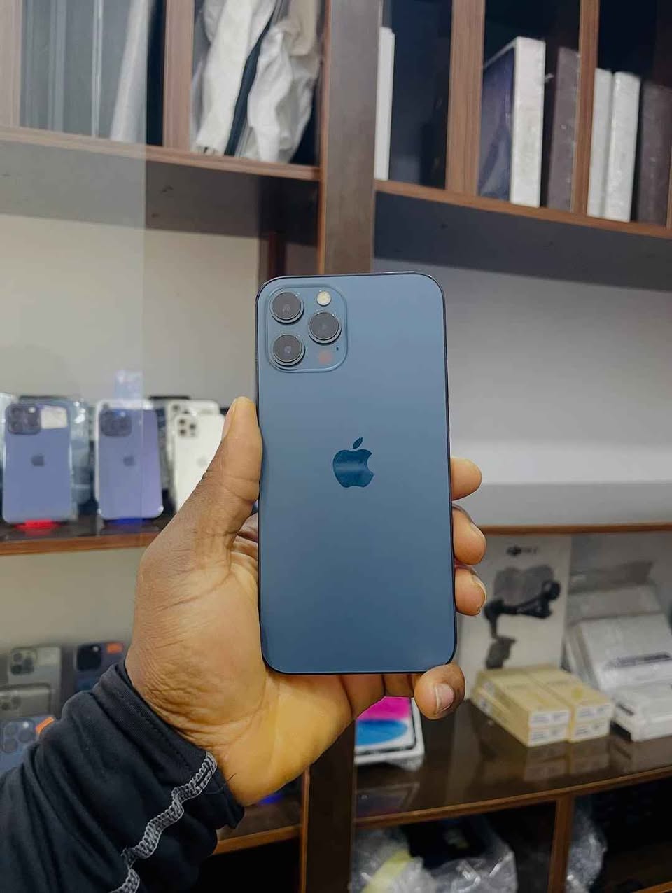 A picture of IPhone 12promax