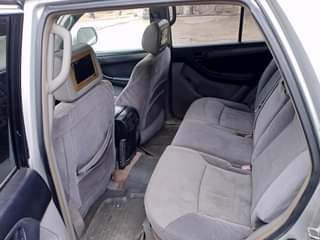 A picture of Toyota 4RUNNER JEEP