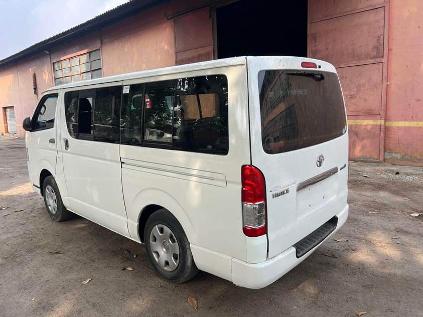 A picture of  2012 Foreign Used Hummer Hiace Year 2012 Accident Free