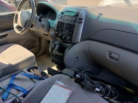 A picture of 2006 Toyota Sienna LE Minivan 4D