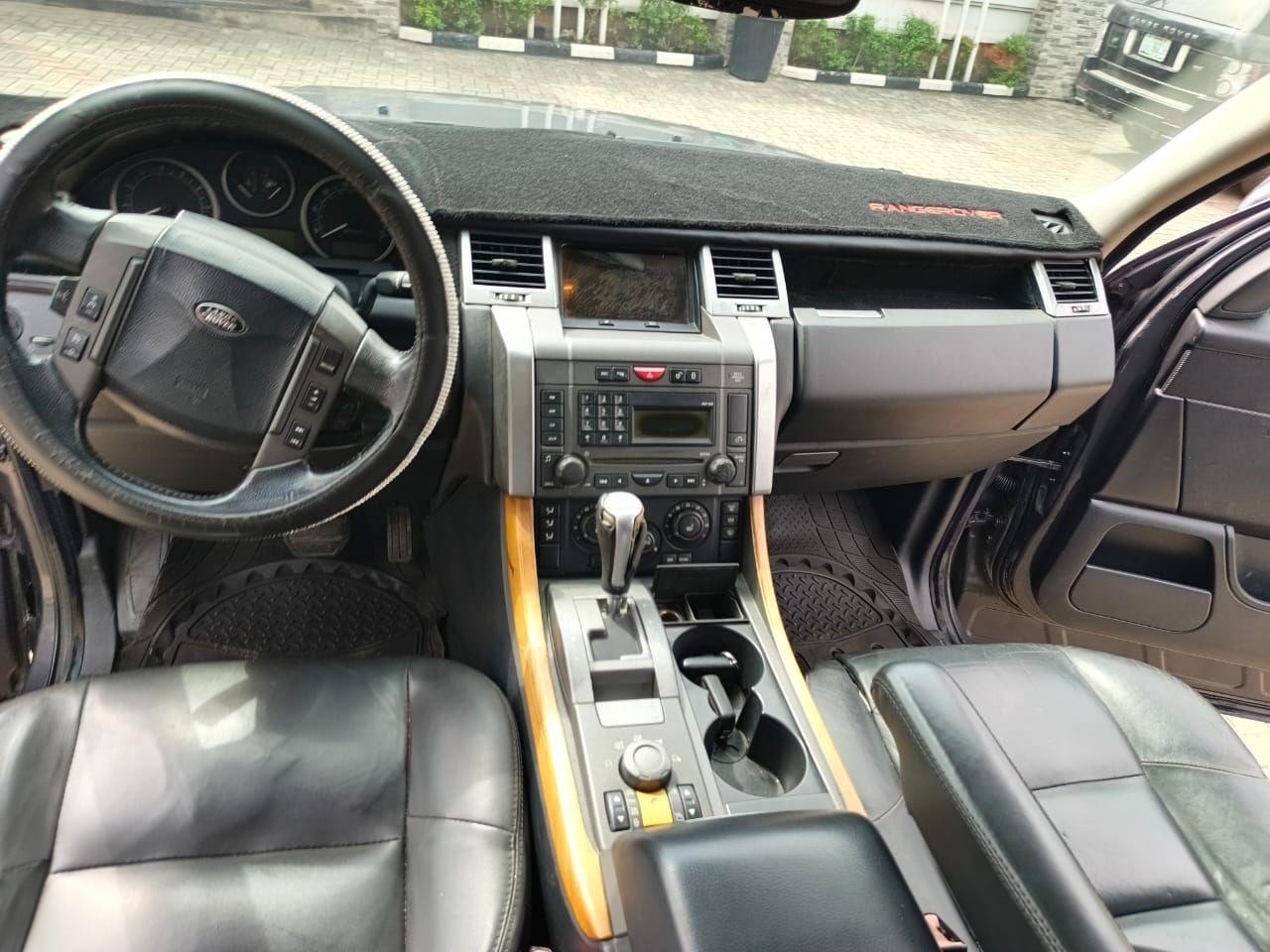 A picture of 2010 Range Rover sport 2010
