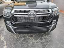 A picture of Toyota land cruiser V8 SUV 2016 upgraded to 2022