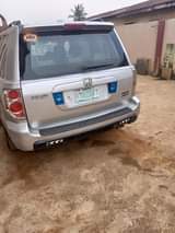 A picture of 2007 Honda pilot