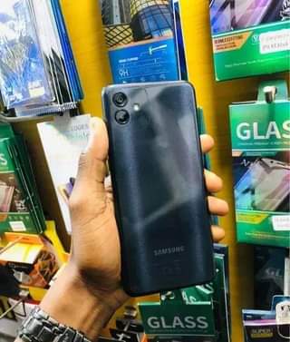 A picture of Samsung a04
