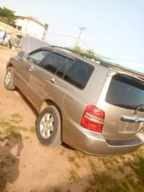 A picture of 2004 Toyota High lander Nigeria use