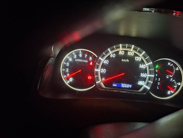 A picture of TOYOTA ALPHARD MODEL 2007