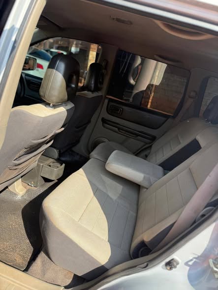 A picture of Nissan xtrail 16m 0776639068 0705375387 watsup