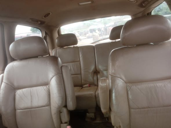 A picture of AWOOF TOYOTA SIENNA 2002 pure first body pan engine gear