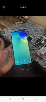 A picture of Samsung s10 plus