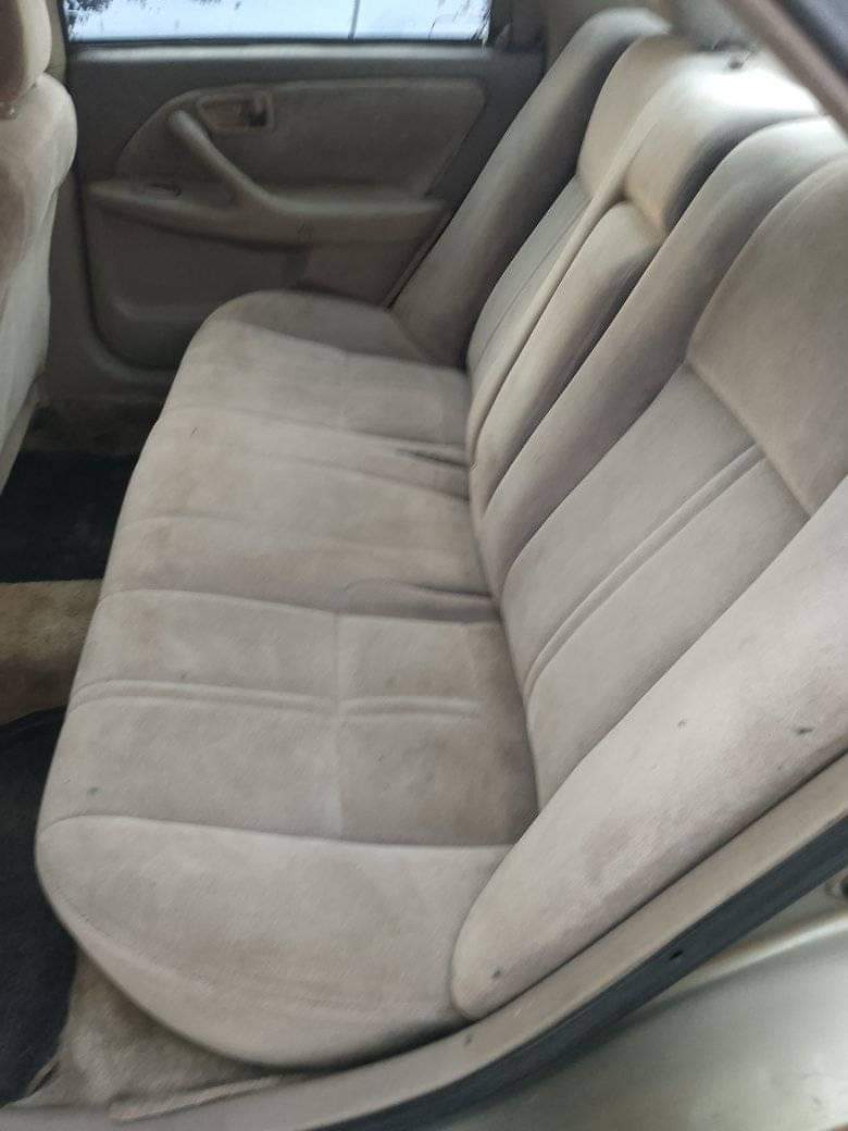 A picture of 2000 Toyota camry