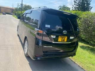 A picture of Toyota vellfire