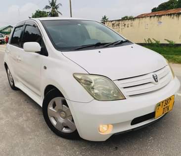 A picture of TOYOTA IST MPYAA SANA