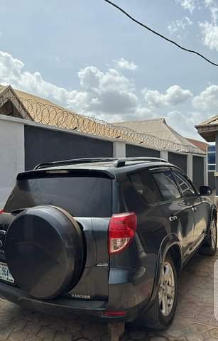 A picture of Toyota RAV4 07