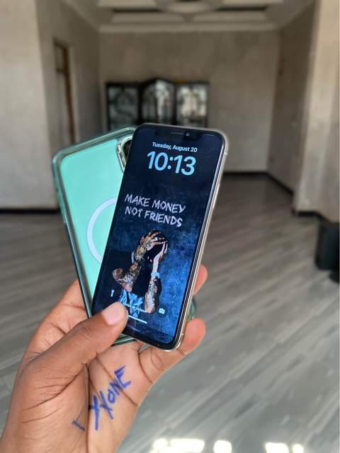 A picture of iPhone X 256GB