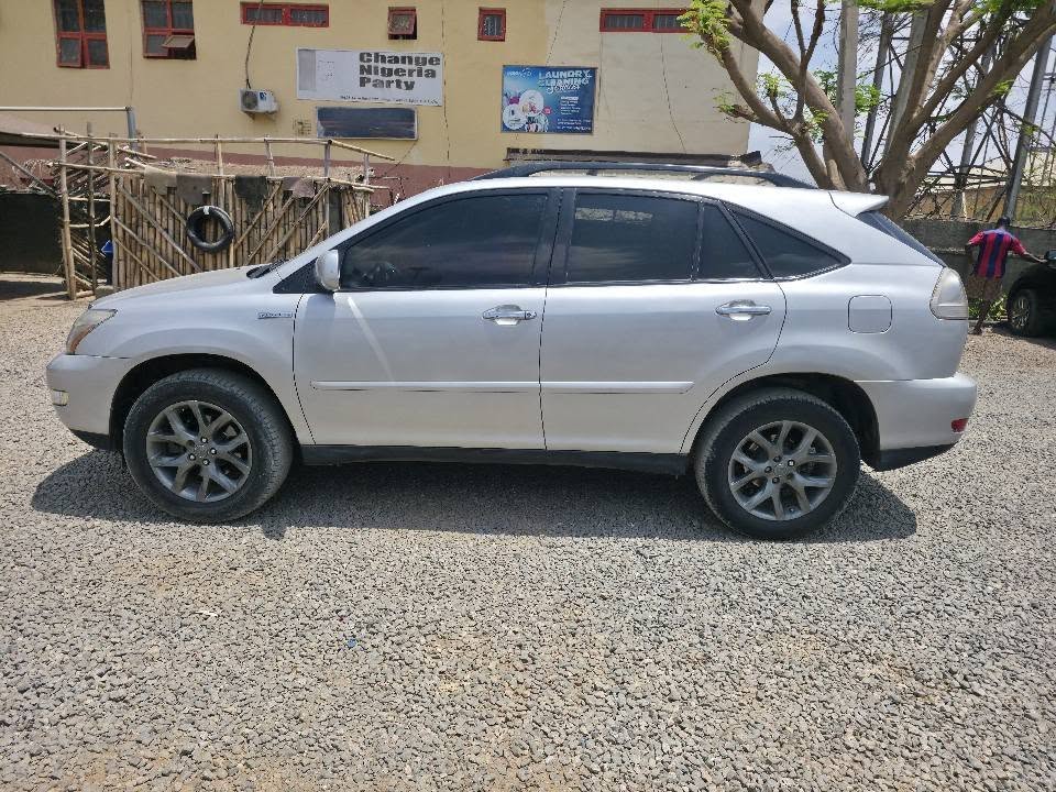 A picture of Lexus RX350