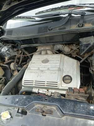 A picture of Lexus Rx300