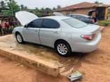 A picture of Lexus es 300