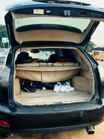 A picture of Lexus rx 330