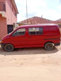 A picture of Toyota hiace bus 205 model everything working perfectly ok price