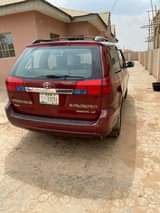 A picture of Toyota Siena 2006