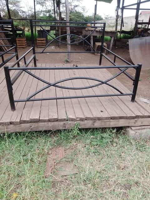 A picture of Kitanda cha chuma 5 6