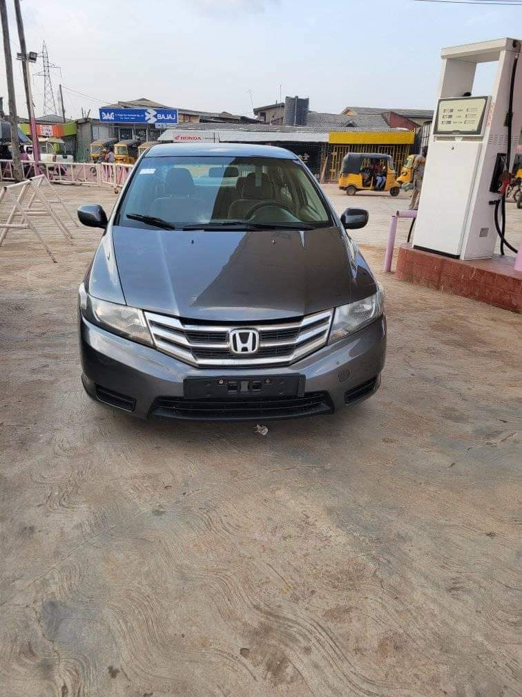 A picture of 2012 Honda city 012