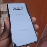 A picture of S10E GALAXY SAMSUNG