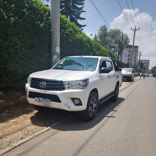 used toyota hilux