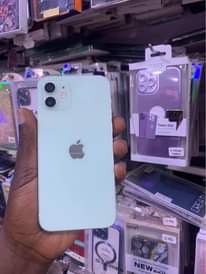 A picture of Iphone12