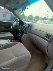 A picture of 2008 tokunbo Toyota sienna