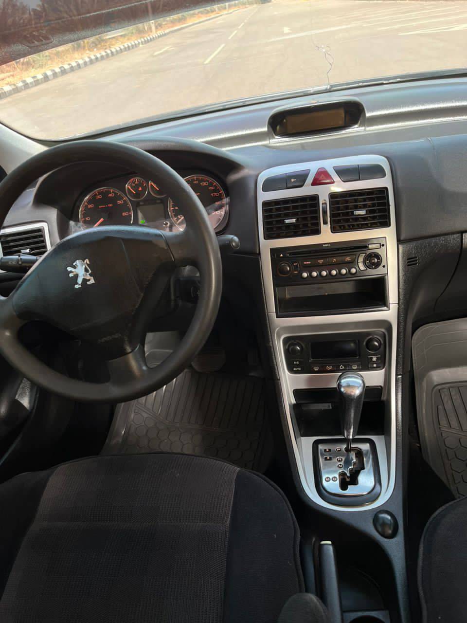 A picture of Car