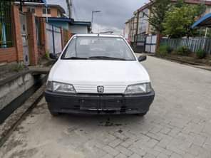 A picture of Direct tokunbo manual gear peogeut 106 year 2005 model for