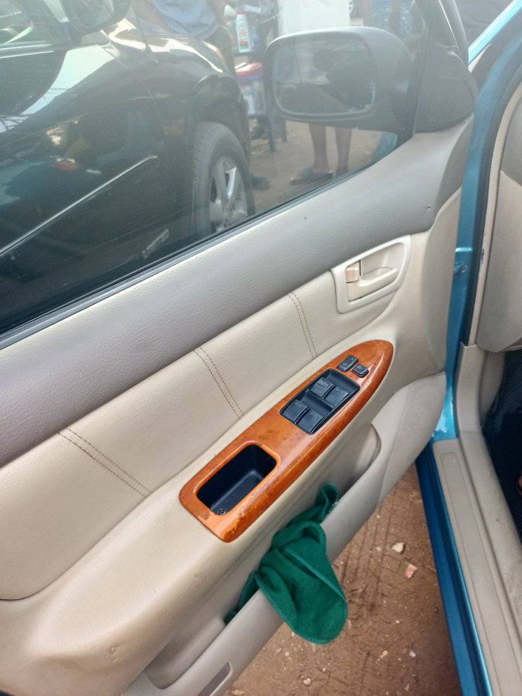 A picture of Auto
